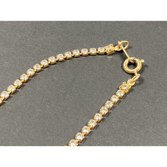 Vintage Avon Petite Delicate Rhinestone Tennis Bracelet Gold Tone 7.5” - Picture 4 of 7